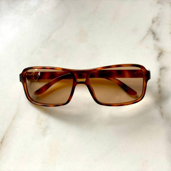 Gucci Sunglasses - Picture 3 of 5